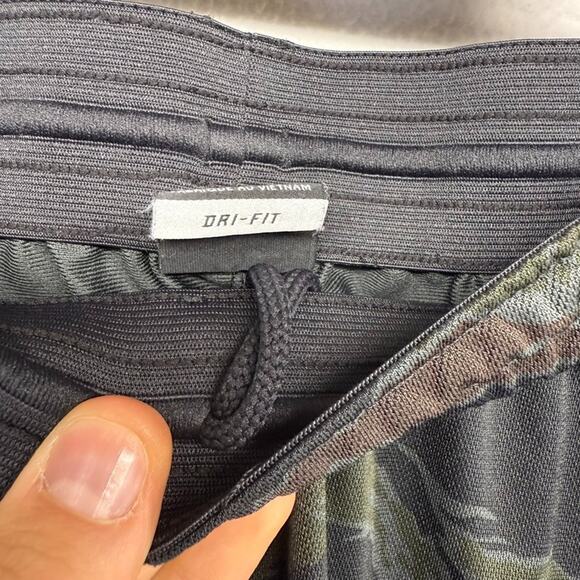 Jordan Brand Sweatpants Men's Medium Black Green Camo Alpha Tapered Jumpman Logo - Picture 8 of 10